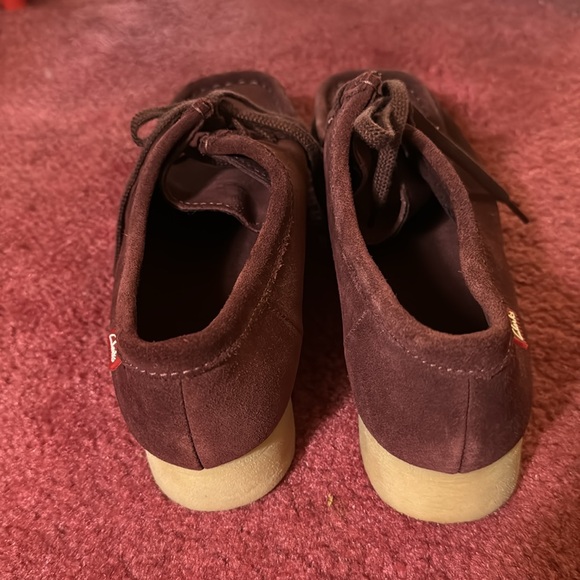Clarks Wallabees ankle shoes Sz 9 burgundy suede w/ crepe soles - Picture 5 of 9
